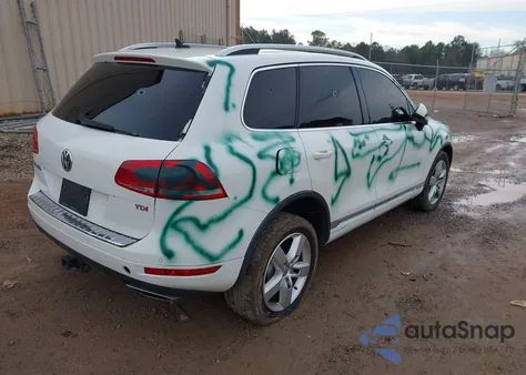 2012 Volkswagen Touareg Tdi Executive/Tdi Lux/Tdi Sport z USA, uszkodzony, nr VIN WVGFK9BP5CD004847